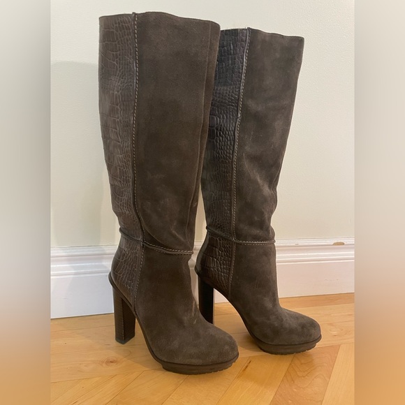Leather boots. BCBG. Never worn. Size 6 1/2. Dark brown. 4 in heel. - Picture 1 of 5